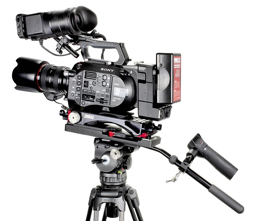 Sony FS7 mit Canon 24-70mm Objektiv auf E-IMAGE Stativ