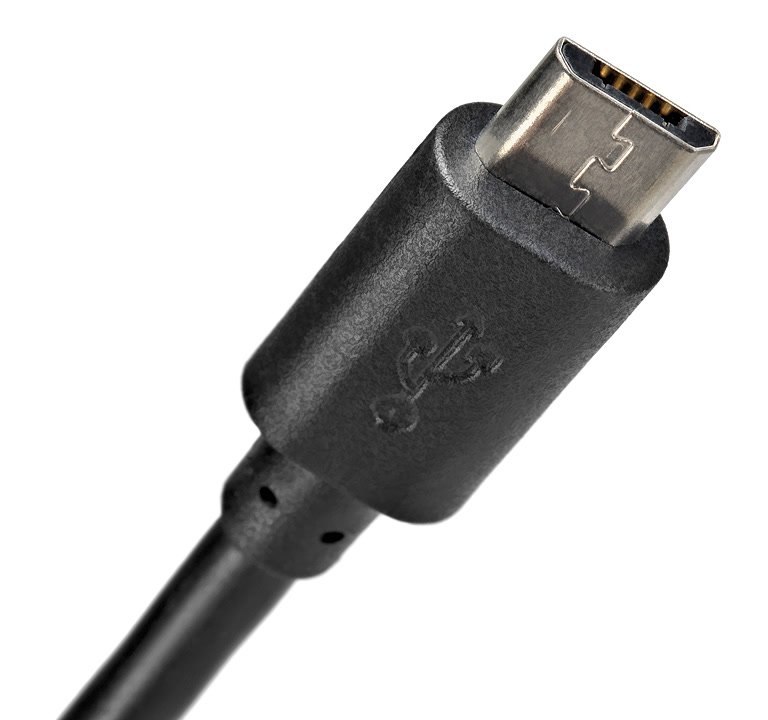 Micro USB Stecker an Fernbedienung.