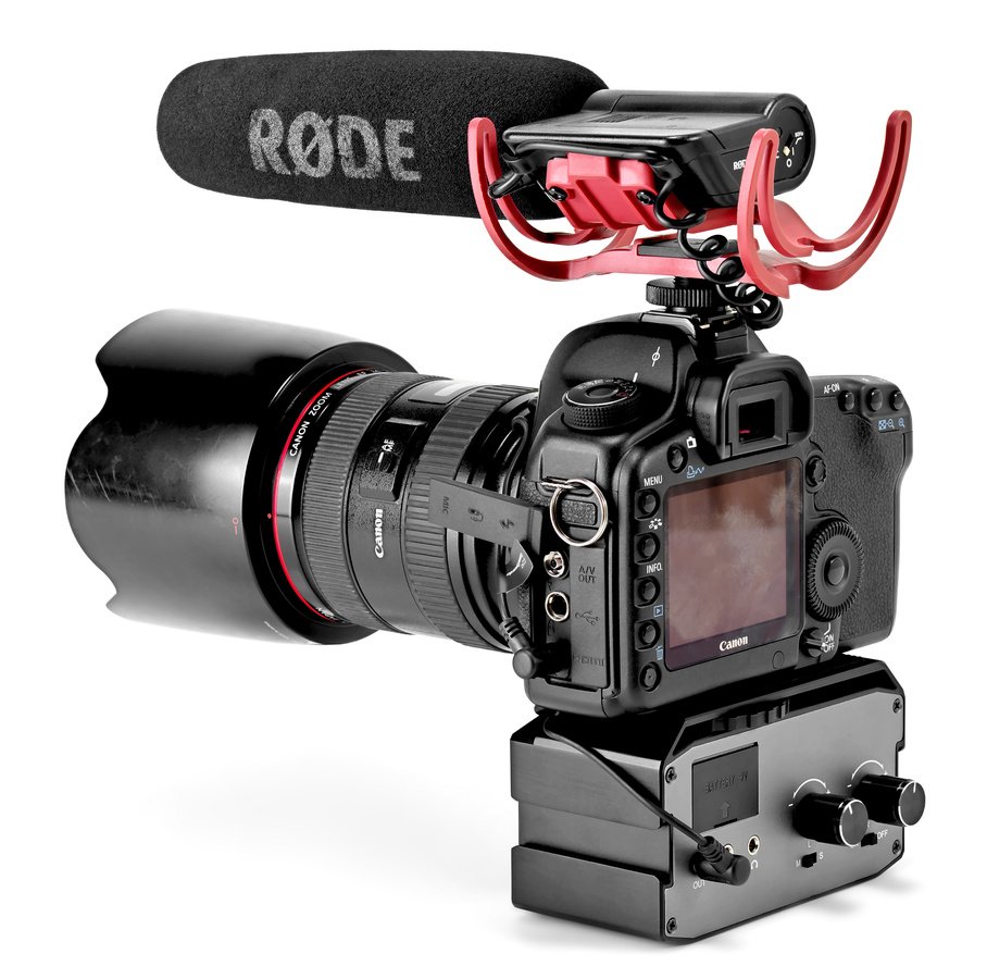 Canon 5D Mark II mit RODE Videomic auf Comica CVM-AX3 Audiomischer montiert