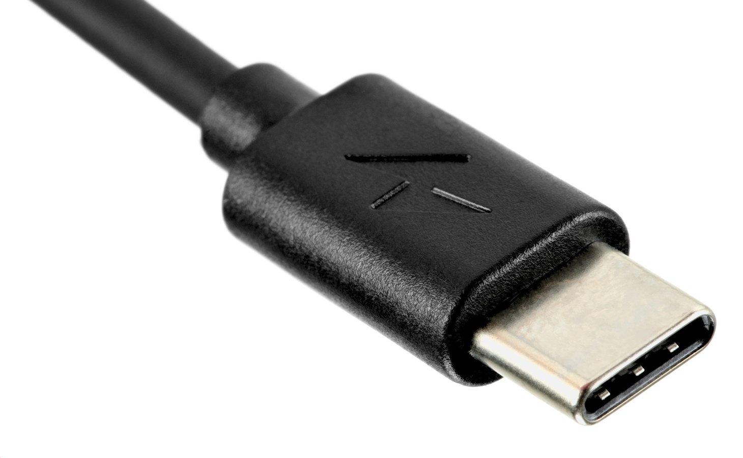 Der Akkudummy wird ber USB-C an die Powerbank angeschlossen